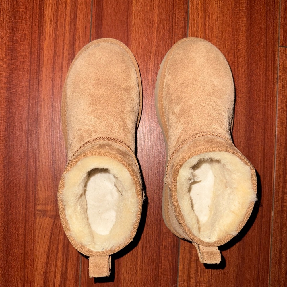 Uggs ultra mini